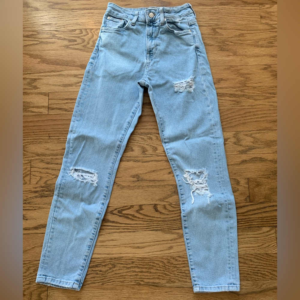 Kids / Teen ‘Mom’ style Ripped Jeans - Light Denim - Size Age 12 / 152cm